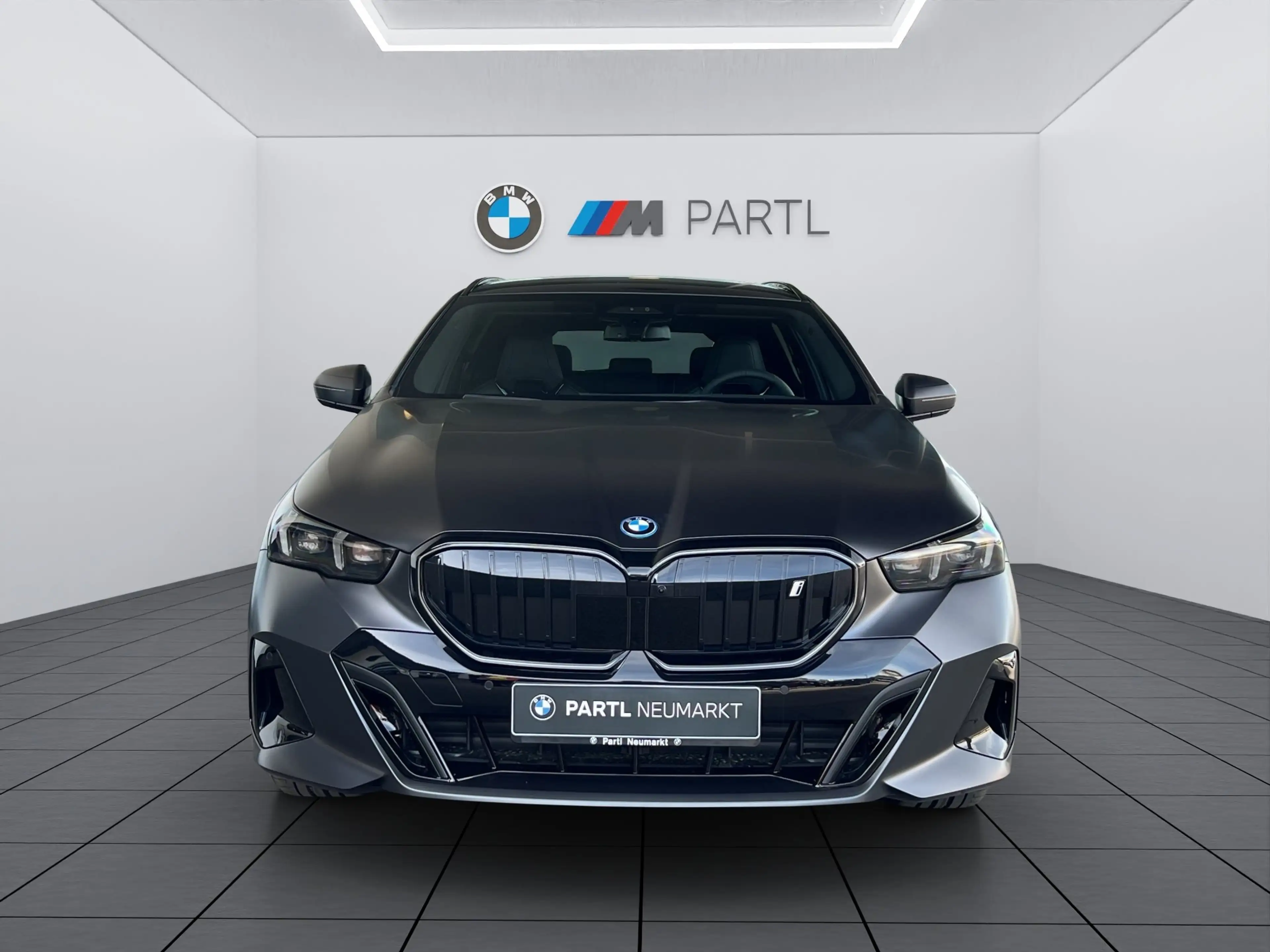 BMW i5 xDrive40 M-Pro AUTOBAHNASSIST B&W Sitzbelüft. — photo 2