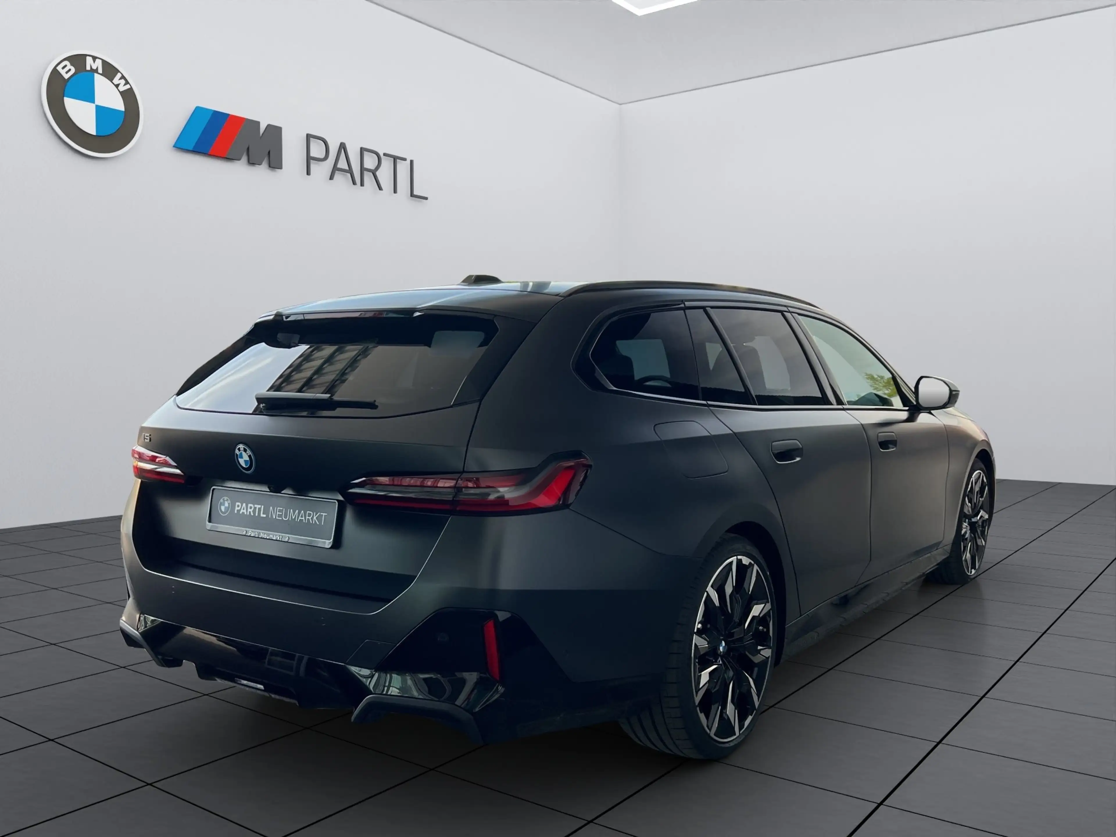 BMW i5 xDrive40 M-Pro AUTOBAHNASSIST B&W Sitzbelüft. — photo 4