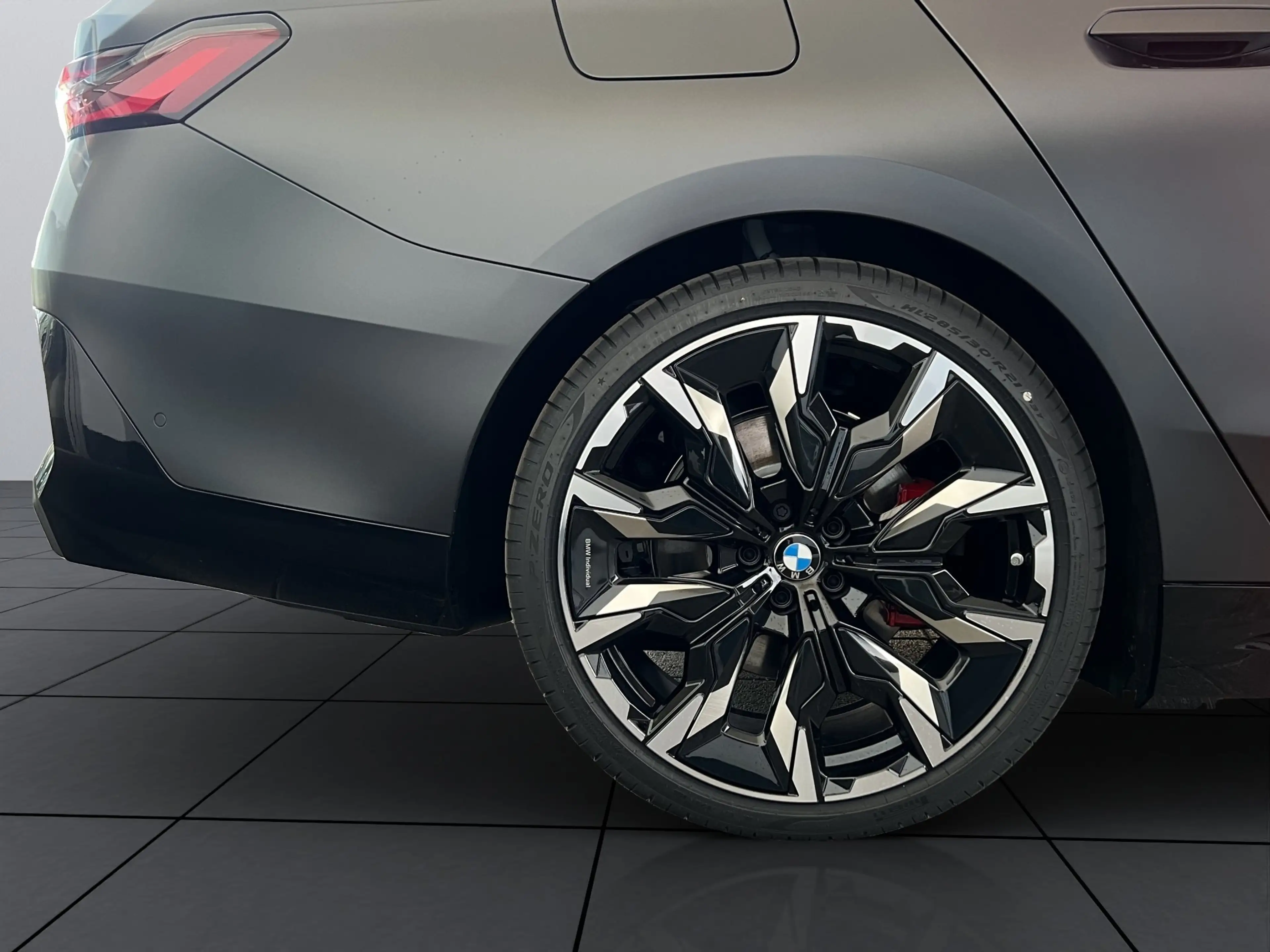 BMW i5 xDrive40 M-Pro AUTOBAHNASSIST B&W Sitzbelüft. — photo 5