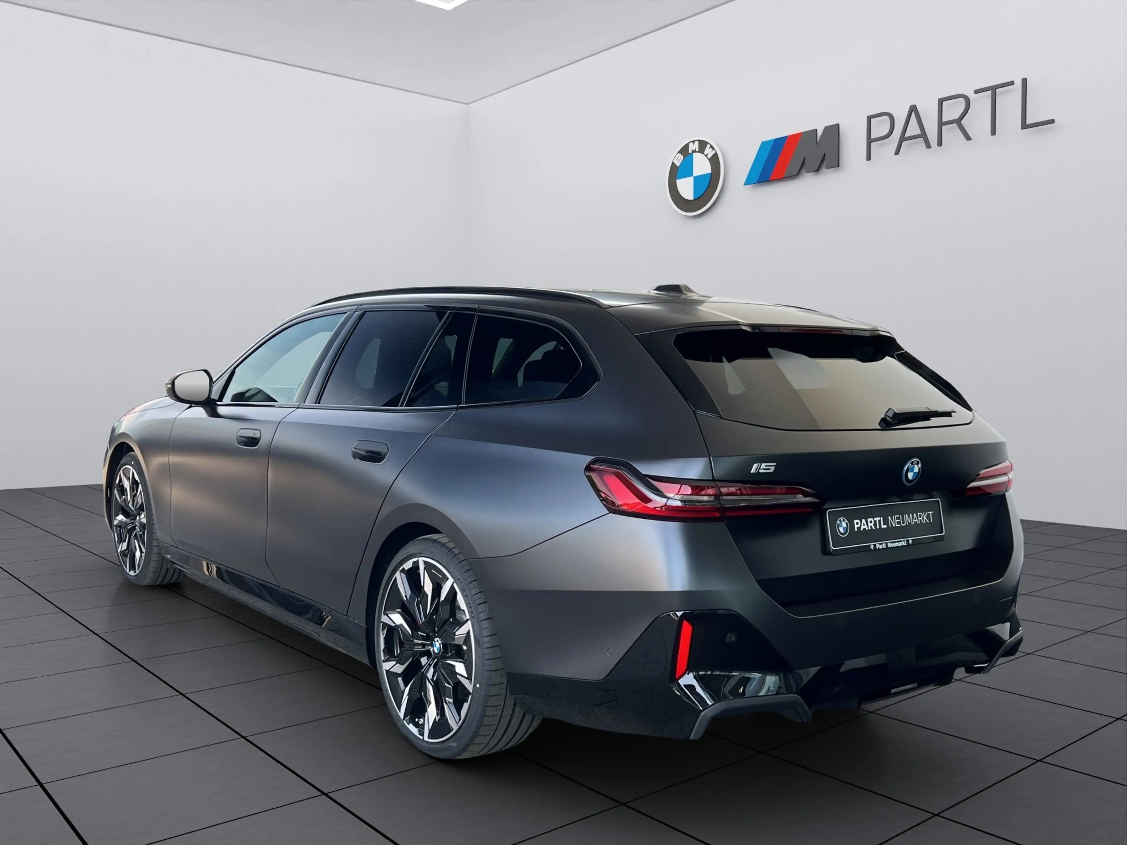 BMW i5 xDrive40 M-Pro AUTOBAHNASSIST B&W Sitzbelüft. — photo 3