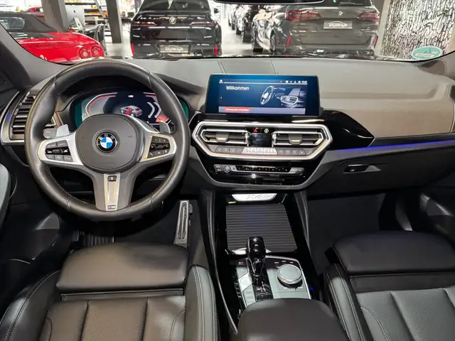 BMW X4 view 10