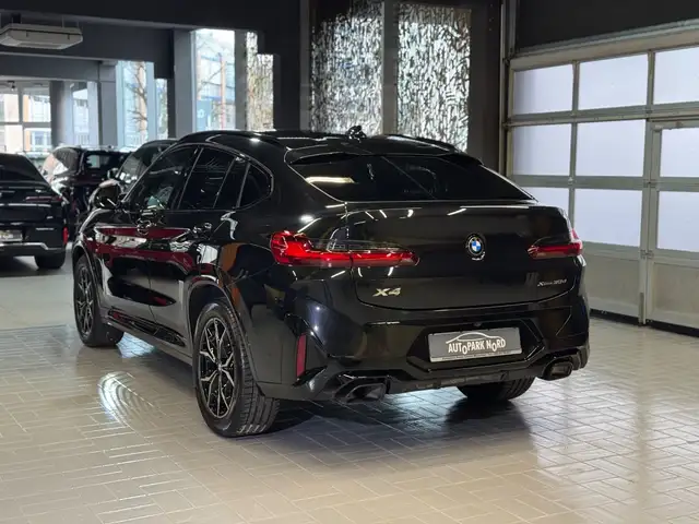 BMW X4 view 5