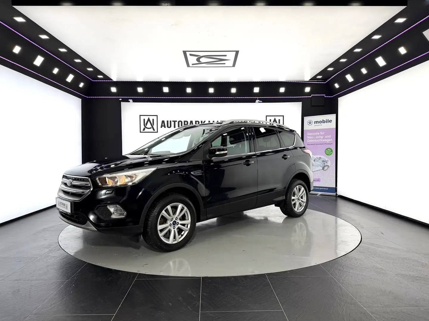 Ford Kuga 1,5 TDCi Trend *LKH*SZH*PDC* Schwarz - 2