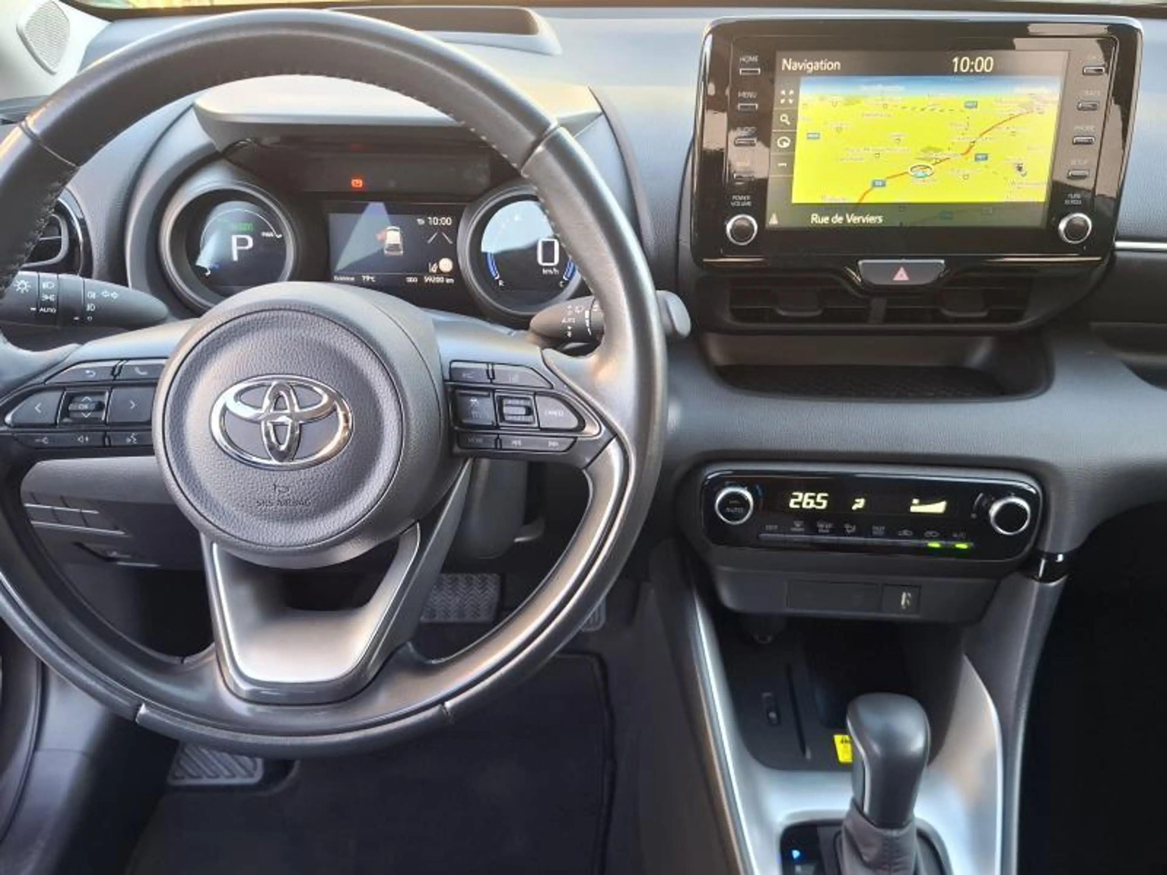 Toyota Yaris ICONIC — photo 4