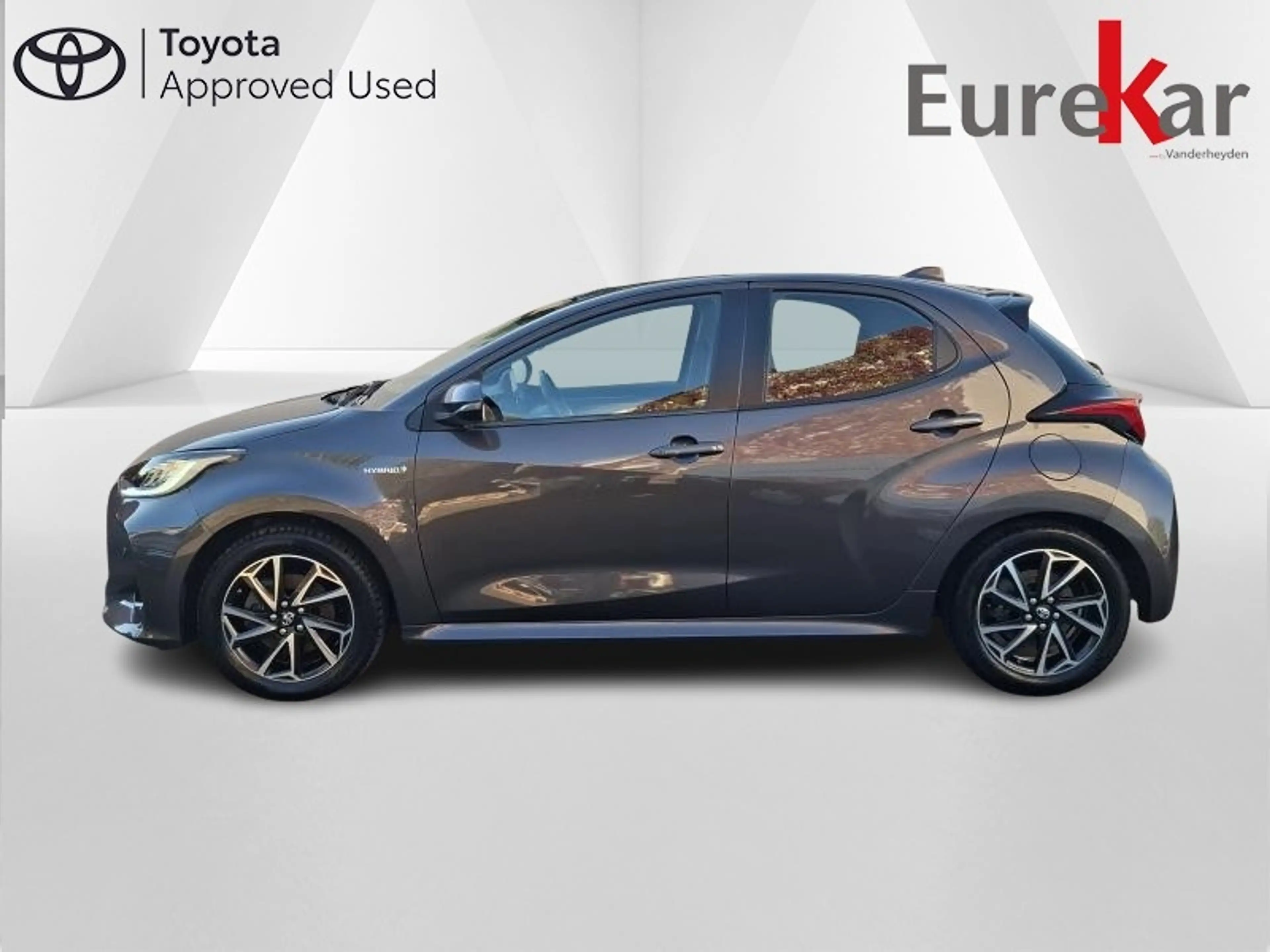 Toyota Yaris ICONIC — photo 2