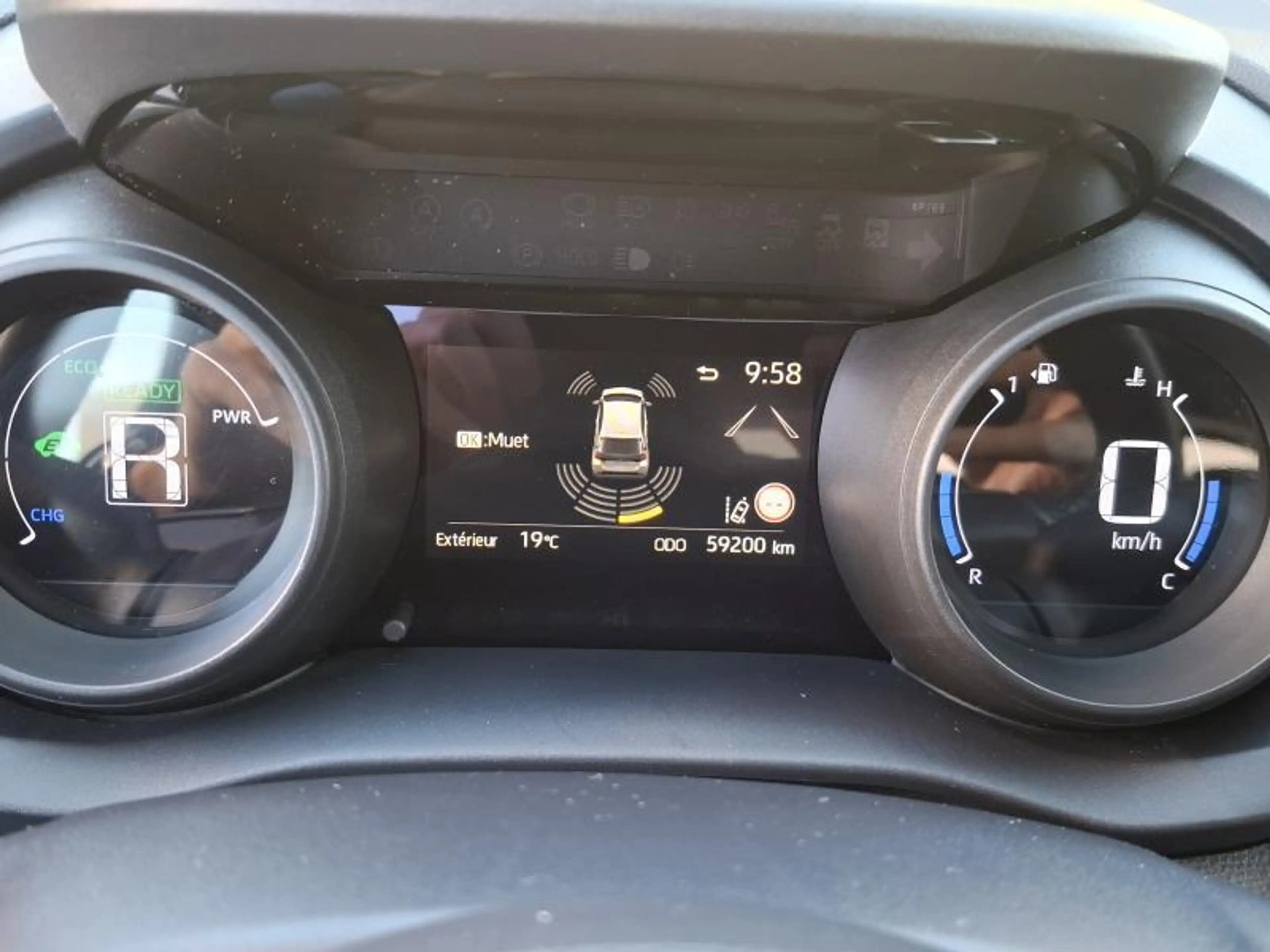Toyota Yaris ICONIC — photo 5