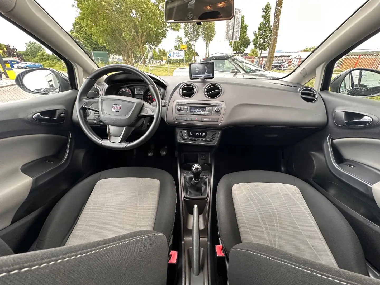 SEAT Ibiza Lim. Style Salsa,1.HAND,KLIMA,NAVI,ALU Zwart - 2