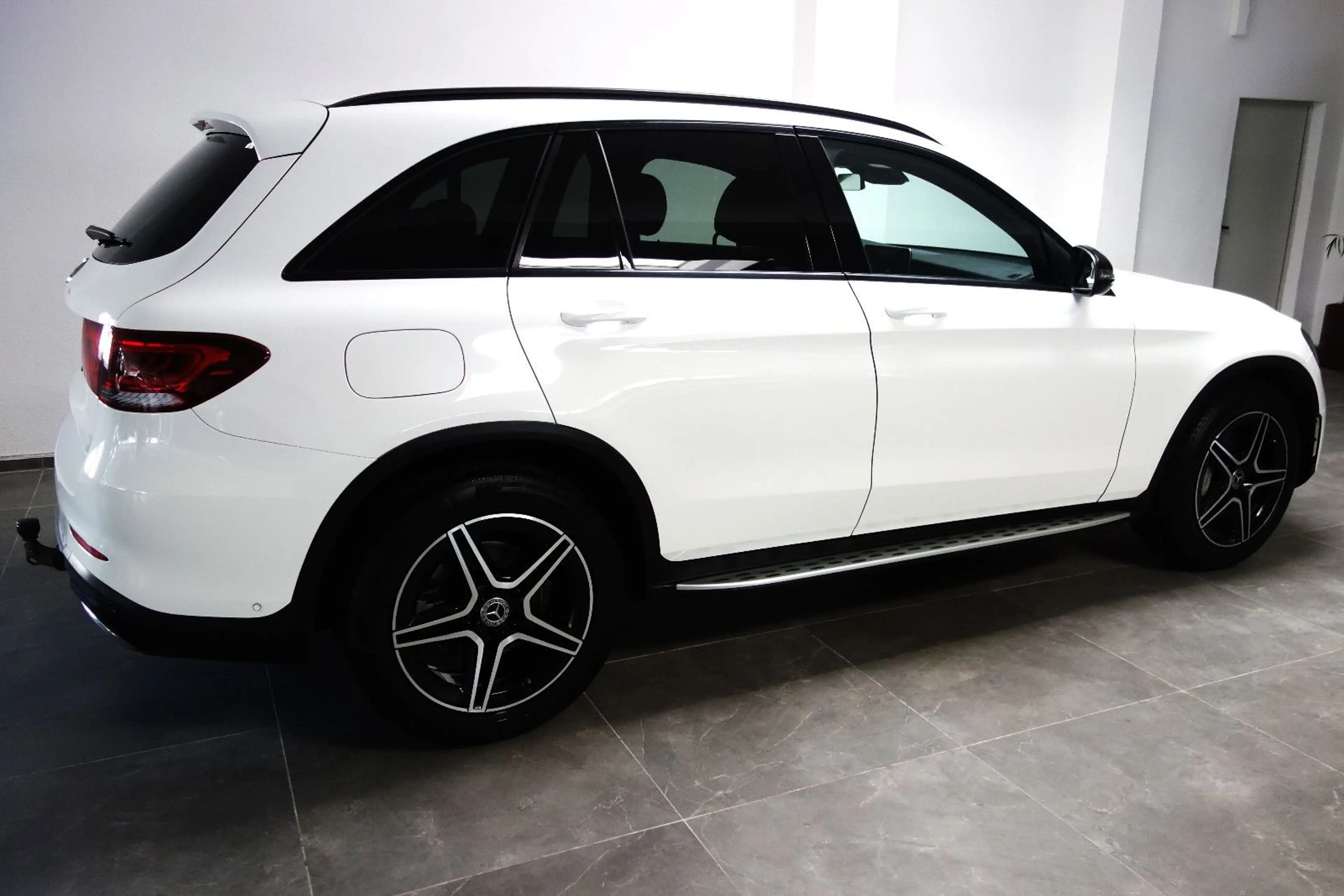 Mercedes-Benz GLC 220 d 4Matic AMG Line Night MBUX/Virtual/19Z — photo 7