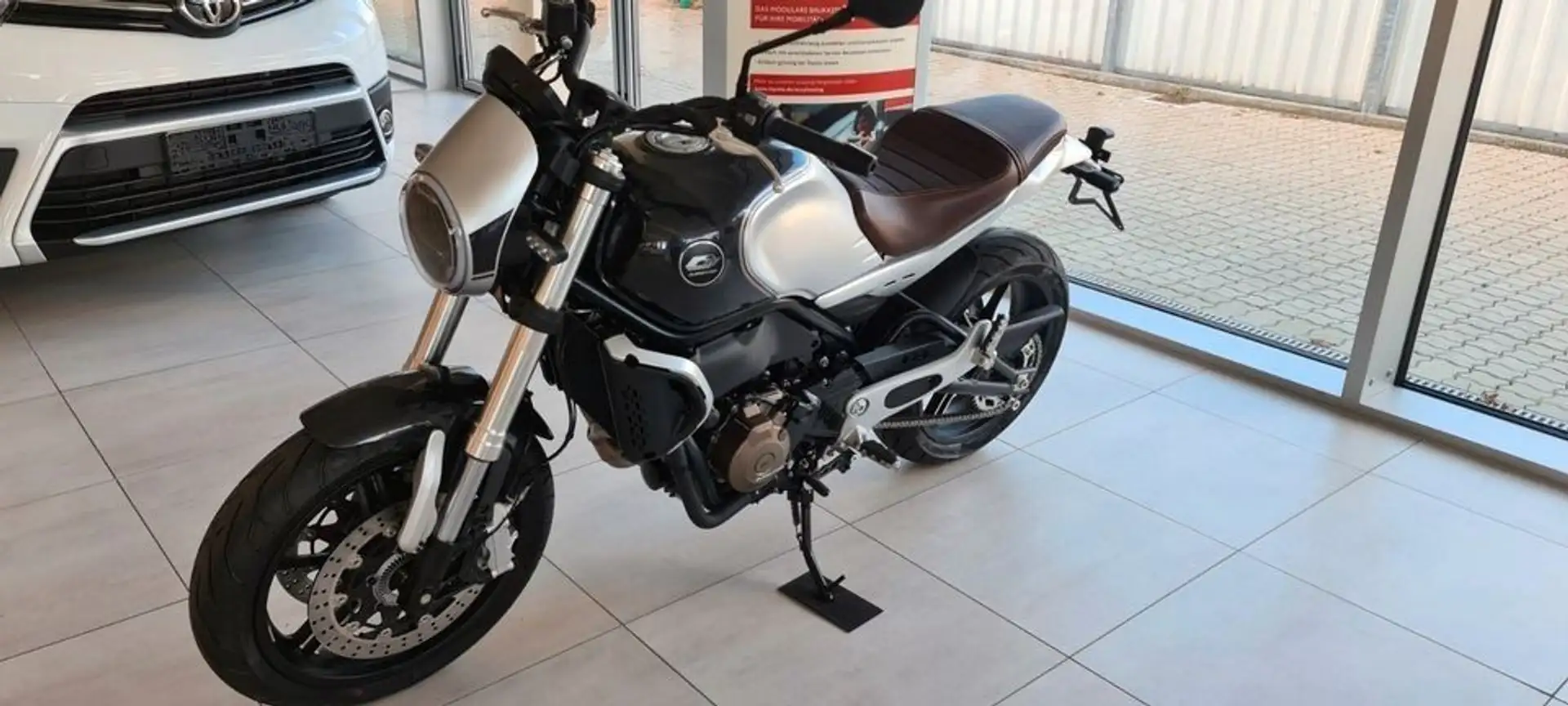QJ Motor SRV 550 Black - 1