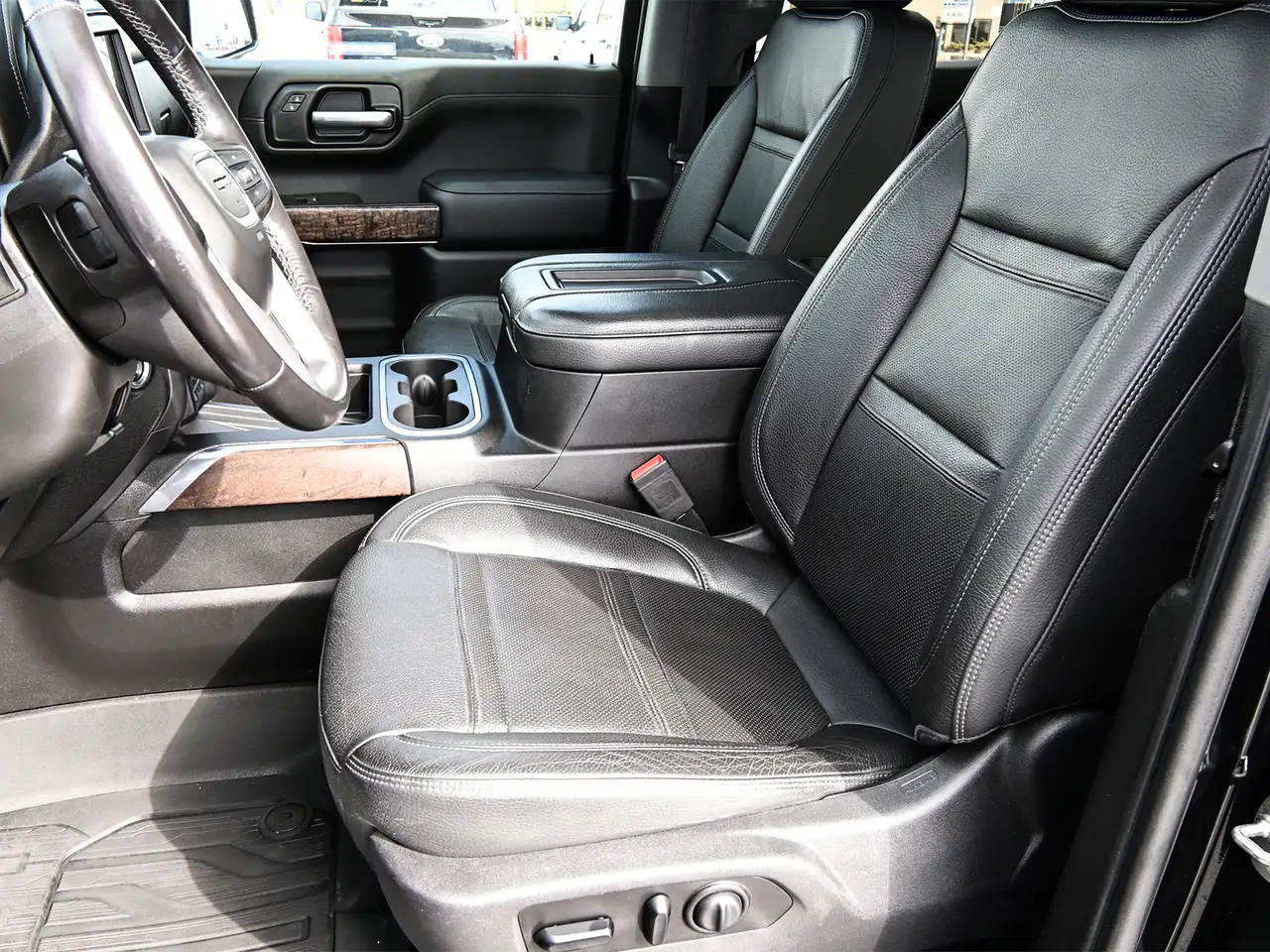 GMC Sierra 1500 снимка GMC Sierra 1500