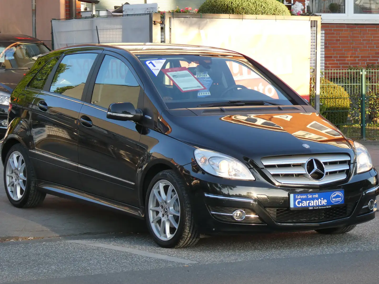 Mercedes-Benz B 180 BlueEFFICIENCY Negru - 2