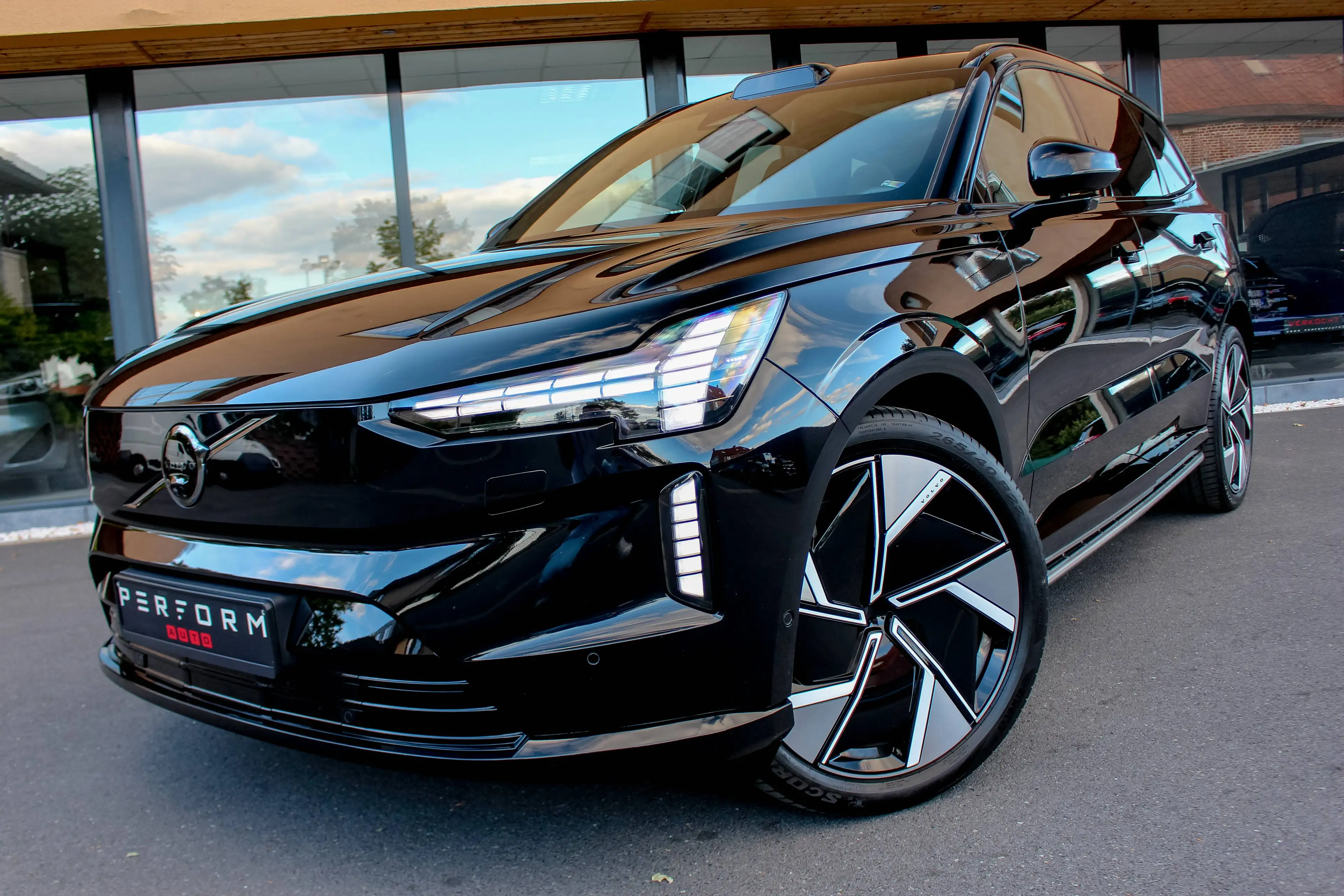 Volvo EX90 *7PL*107kWh*AWD*TWIN MOTOR ULTRA PERFORMANCE* — photo 13