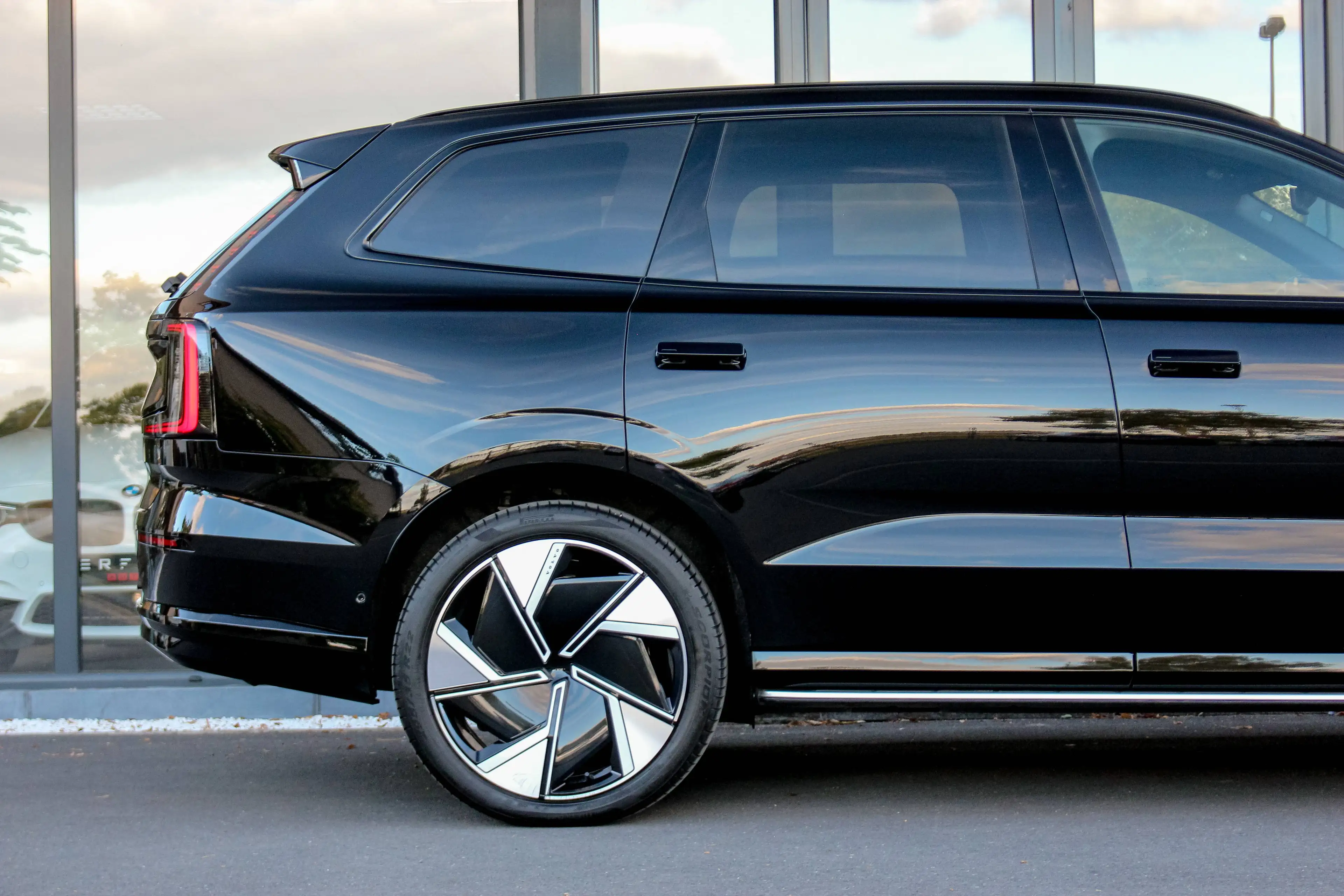 Volvo EX90 *7PL*107kWh*AWD*TWIN MOTOR ULTRA PERFORMANCE* — photo 5