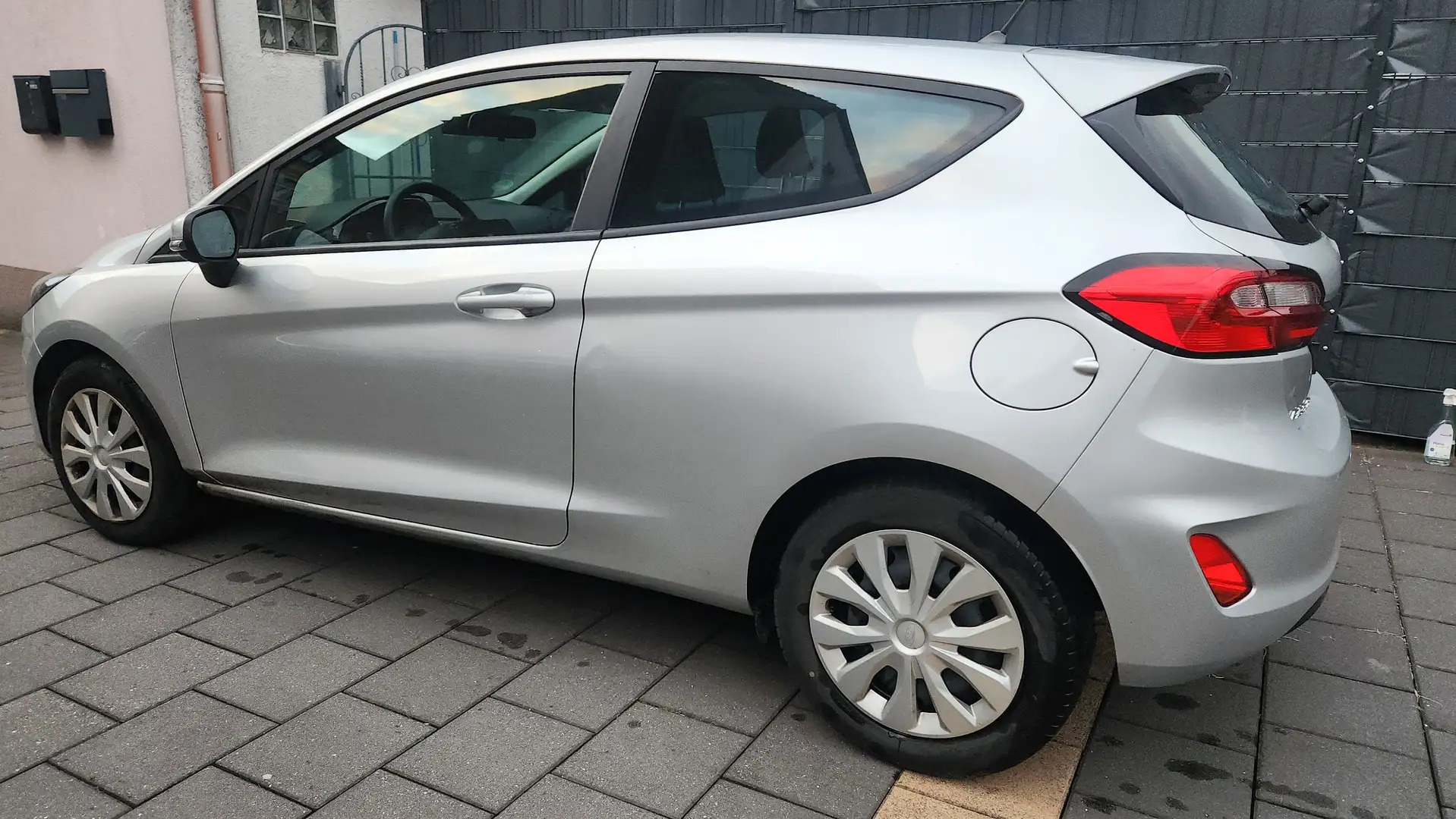 Ford Fiesta Trend Srebrny - 2