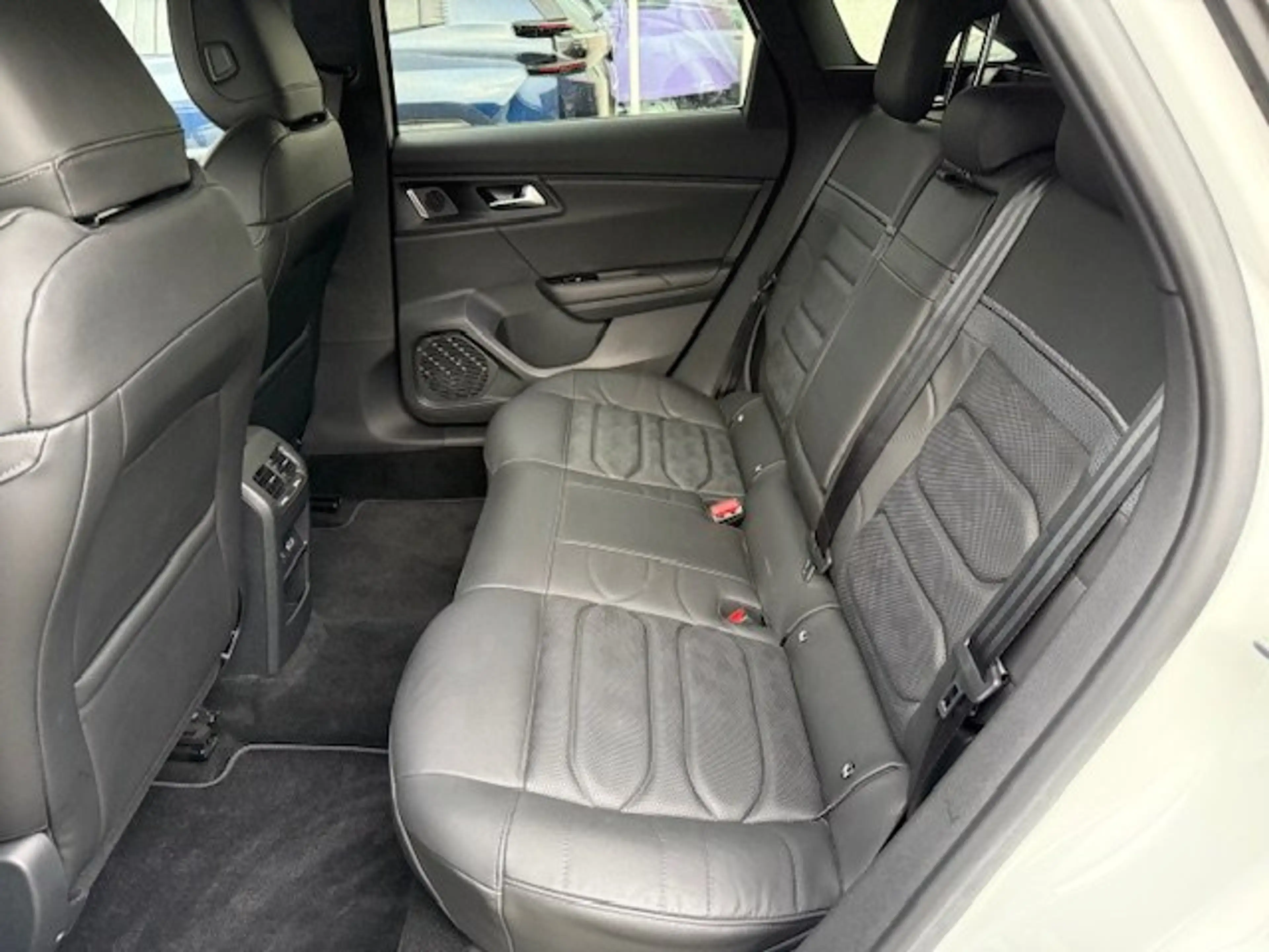 Citroen C5 X Shine Pack 225 Hybrid — photo 12