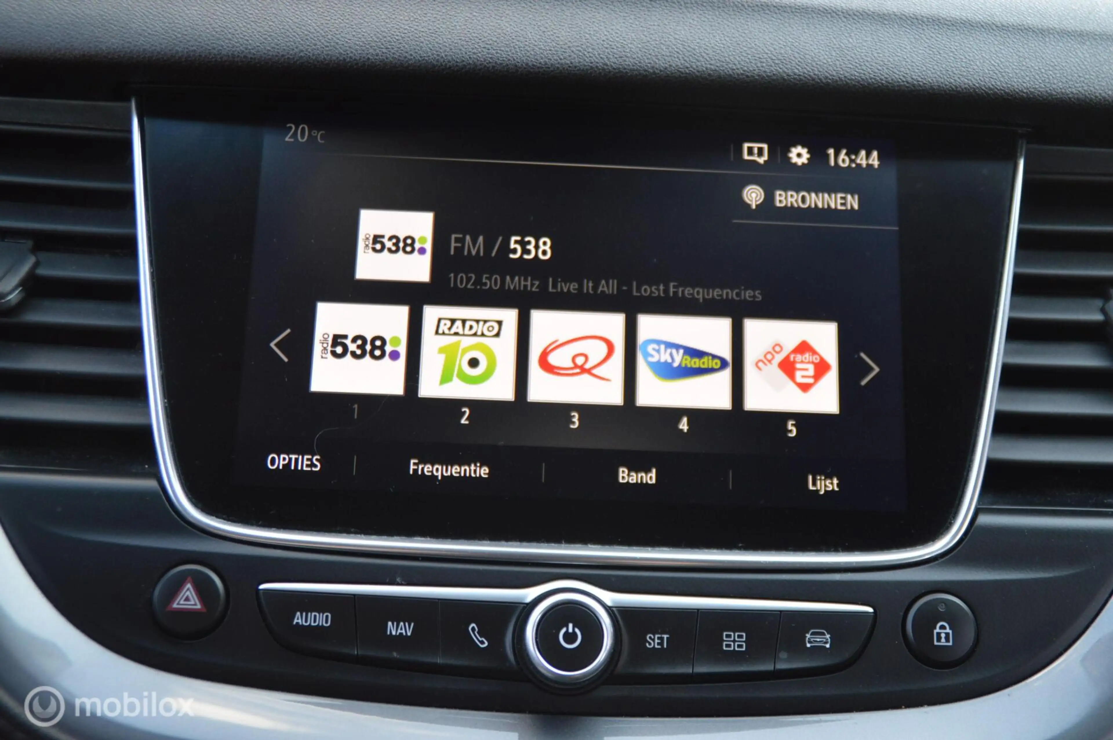 Opel Grandland X 1.2 Turbo Innovation — photo 28