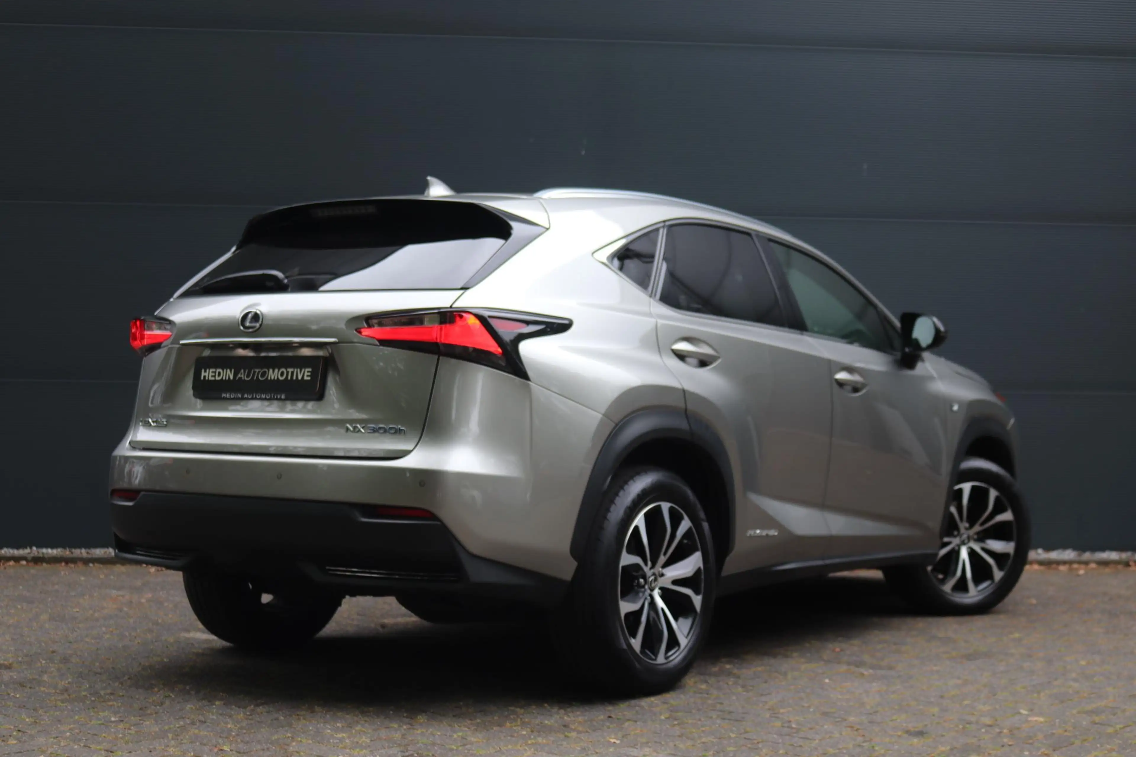 Lexus NX 300h AWD F Sport Line | Navigatie | Camera | Elektrisch — photo 2
