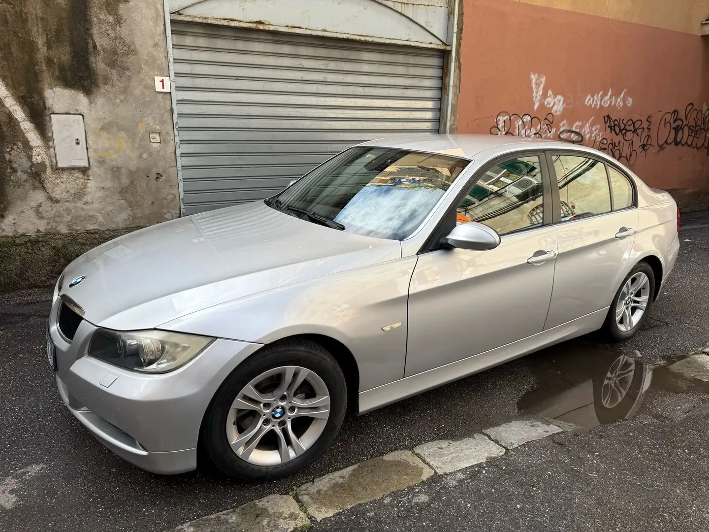 BMW 320 Serie 3 E90 Berlina 320d Attiva 177cv Argintiu - 1