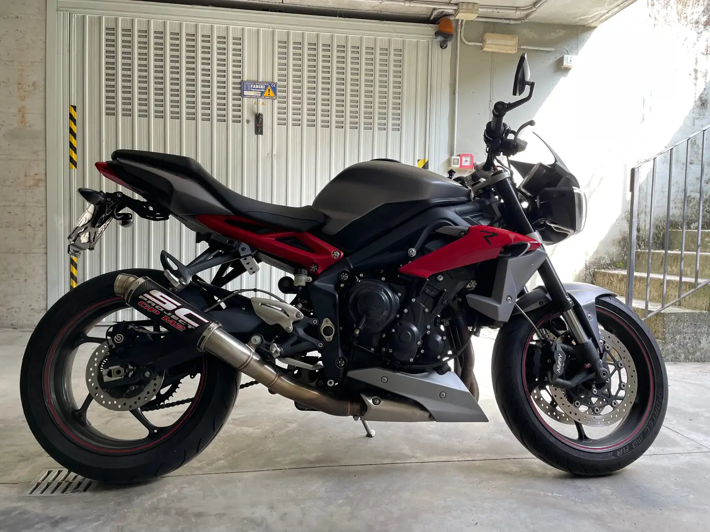 Triumph Street Triple R Grigio - 2