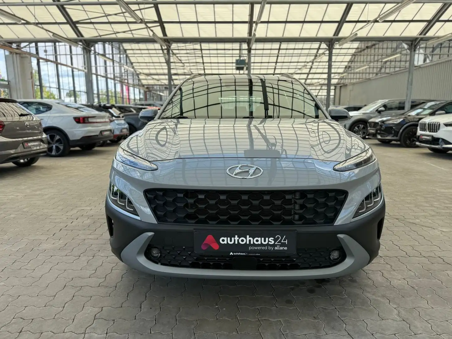 Hyundai KONA 1.6 CRDi Trend  Mild-Hybrid|LED|DCT Gris - 2