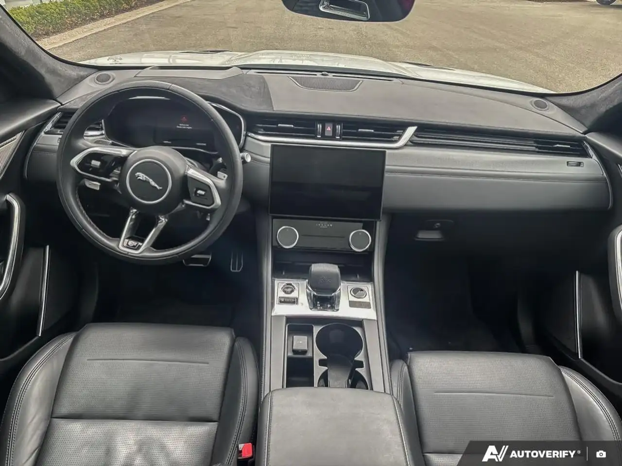 Jaguar F-Pace снимка Jaguar F-Pace