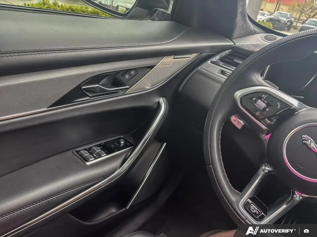 Jaguar F-Pace снимка Jaguar F-Pace