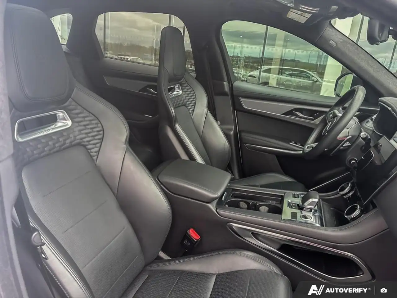 Jaguar F-Pace снимка Jaguar F-Pace
