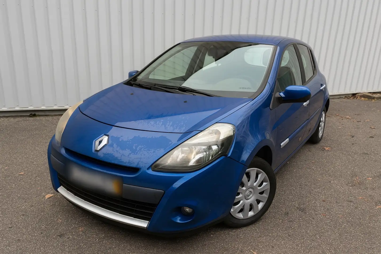 Renault Clio III 1.2 16V 75 CV - 1