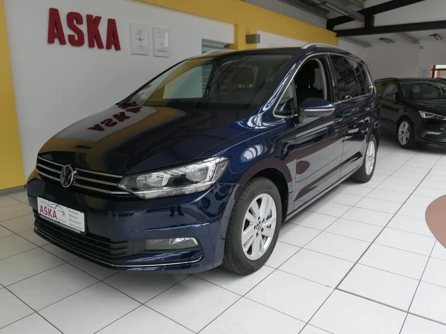 Volkswagen Touran Highline 1.5 TSI*Navi*LM*Panoramad*ACC*LM Blauw - 1