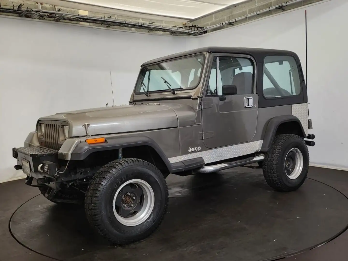 Jeep Wrangler YJ Gris - 2