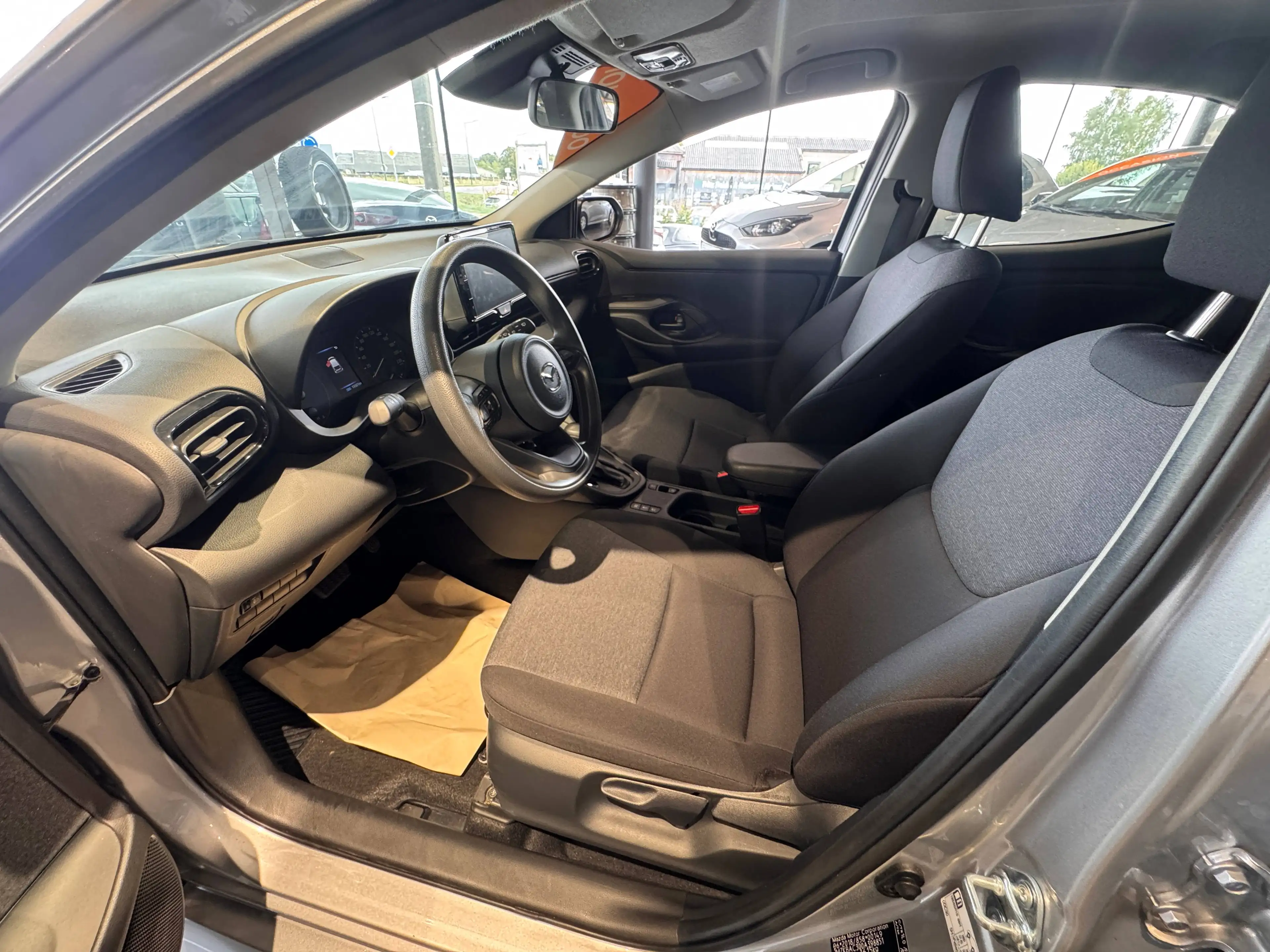 Mazda 2 2 Hybrid 1.5i VVT-i E-CVT Prime-Line Prime-Line — photo 13