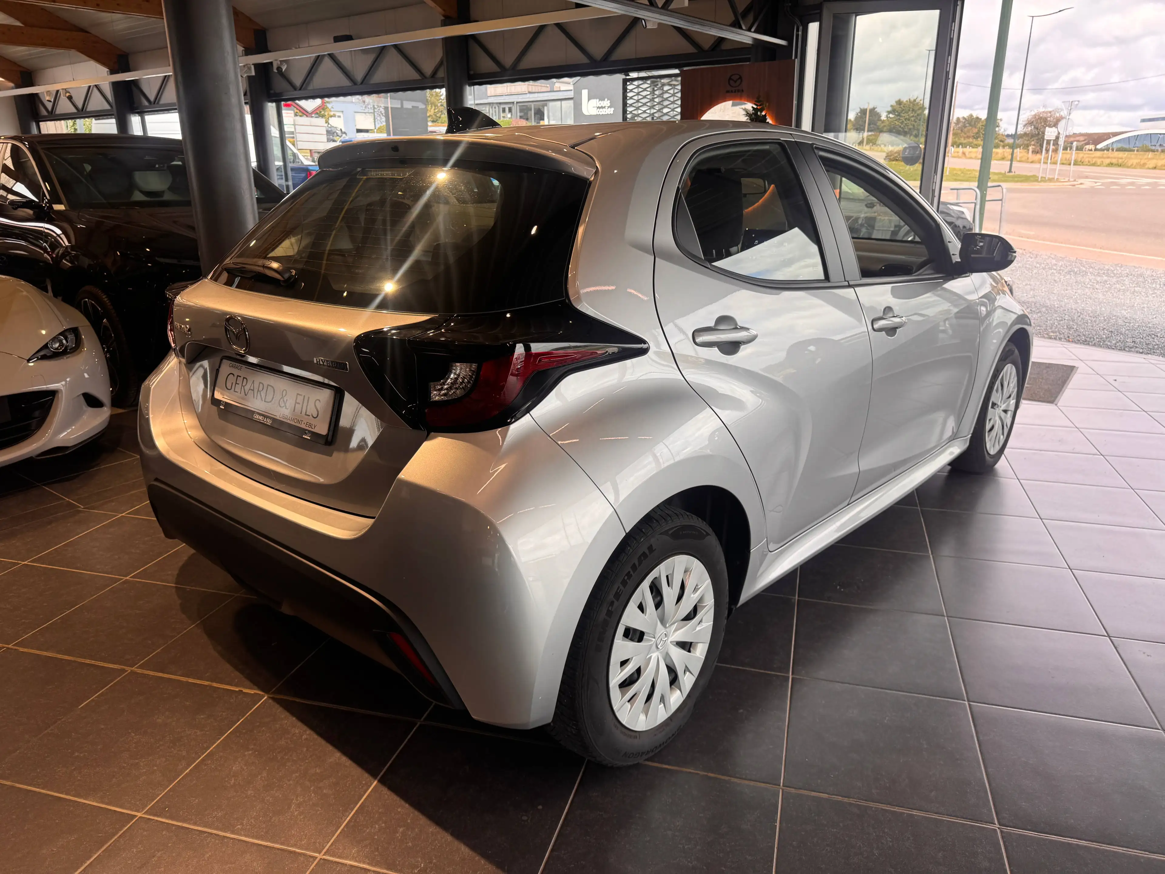 Mazda 2 2 Hybrid 1.5i VVT-i E-CVT Prime-Line Prime-Line — photo 9