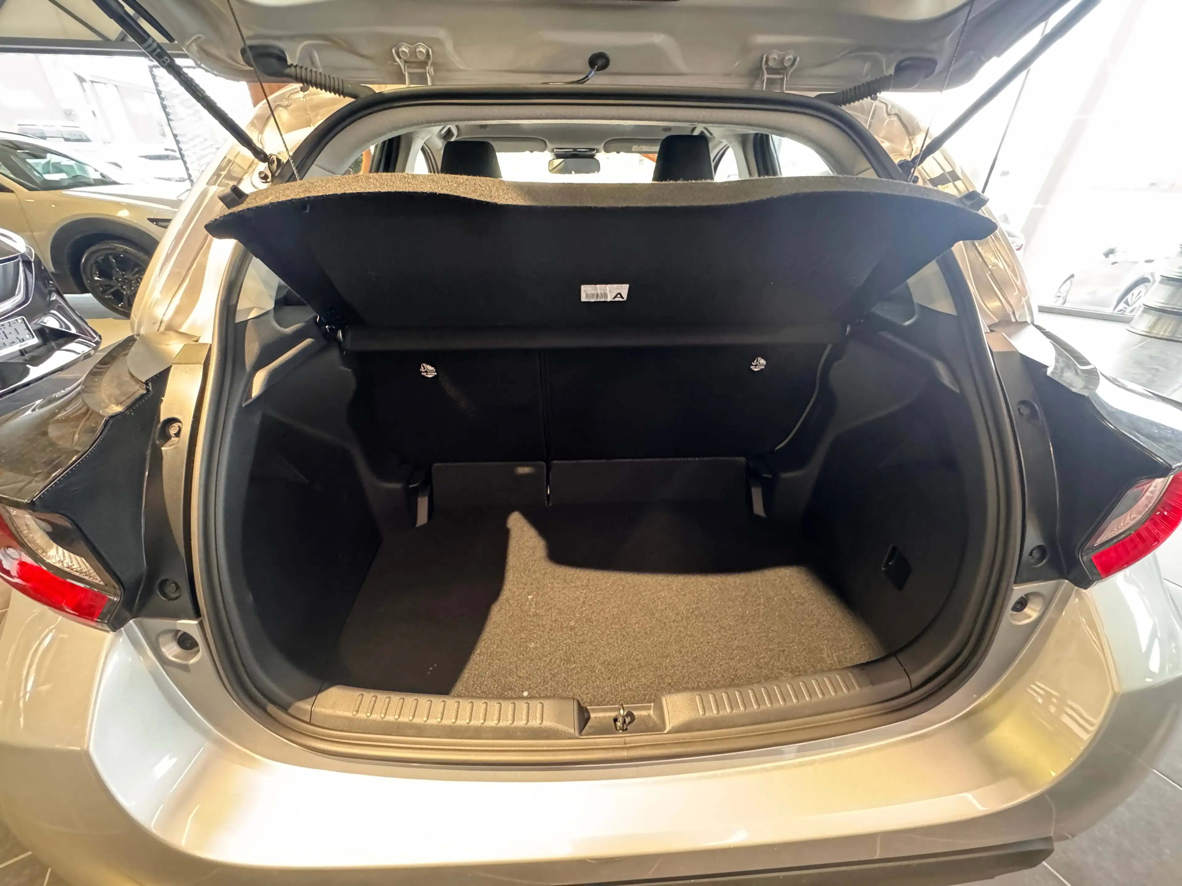 Mazda 2 2 Hybrid 1.5i VVT-i E-CVT Prime-Line Prime-Line — photo 12