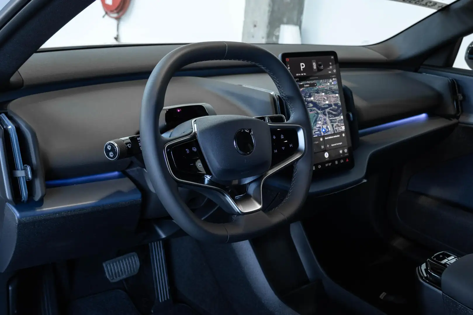 Volvo EX30 Single Motor Extended Range Plus | Incl. Volvo Ver Weiß - 2