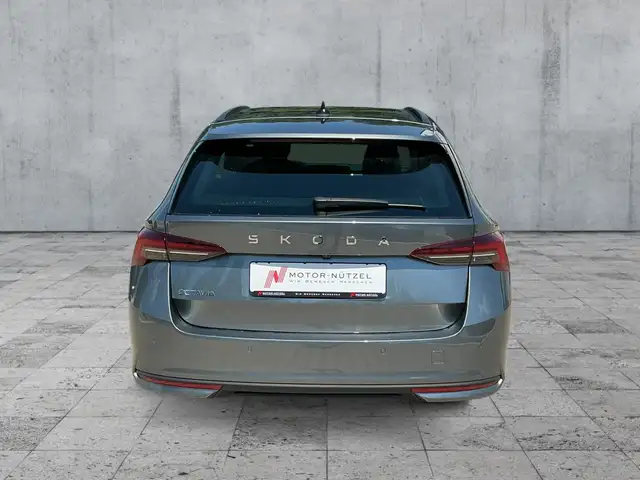 Skoda Octavia view 4