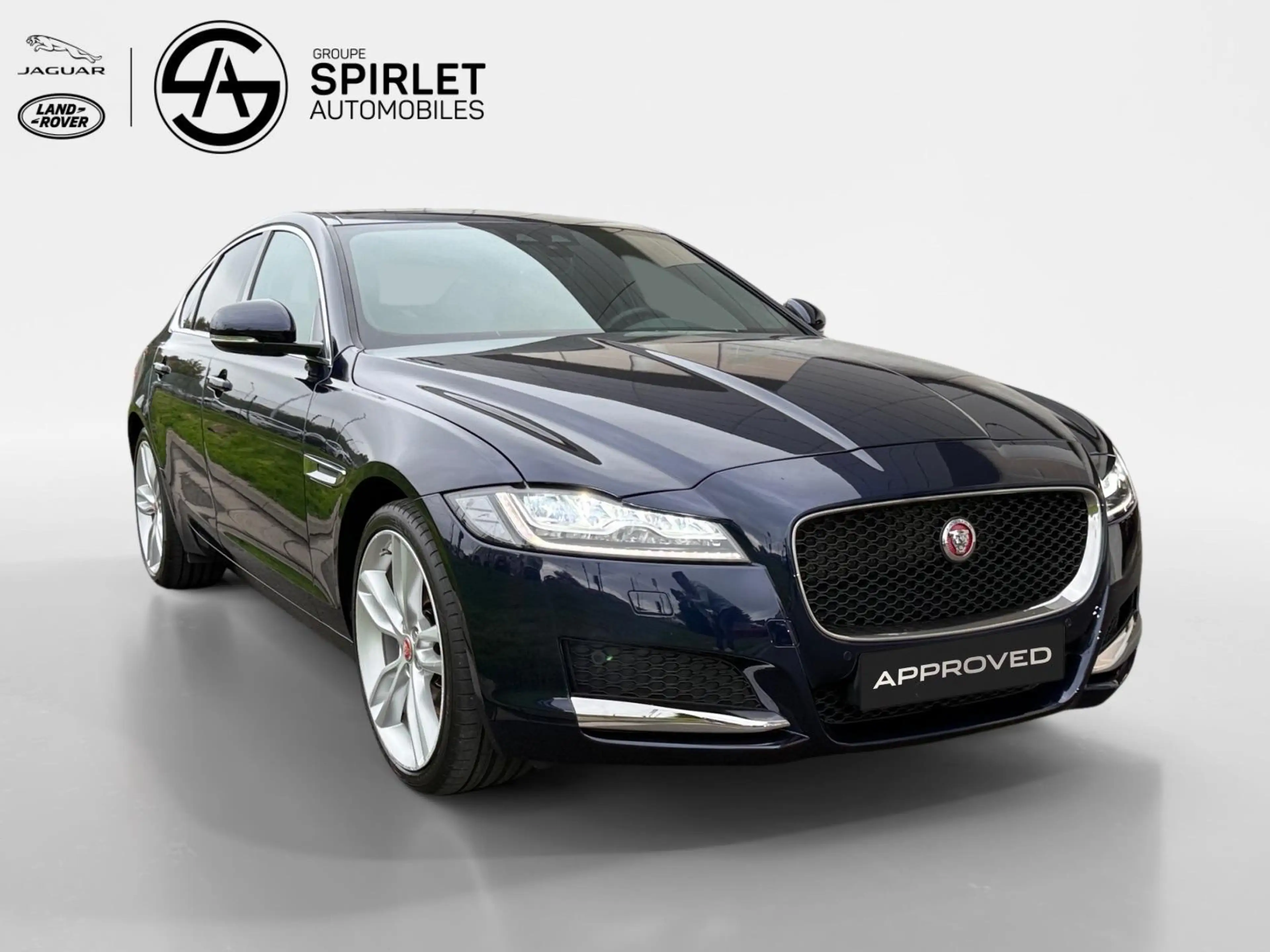 Jaguar XF Portfolio — photo 3