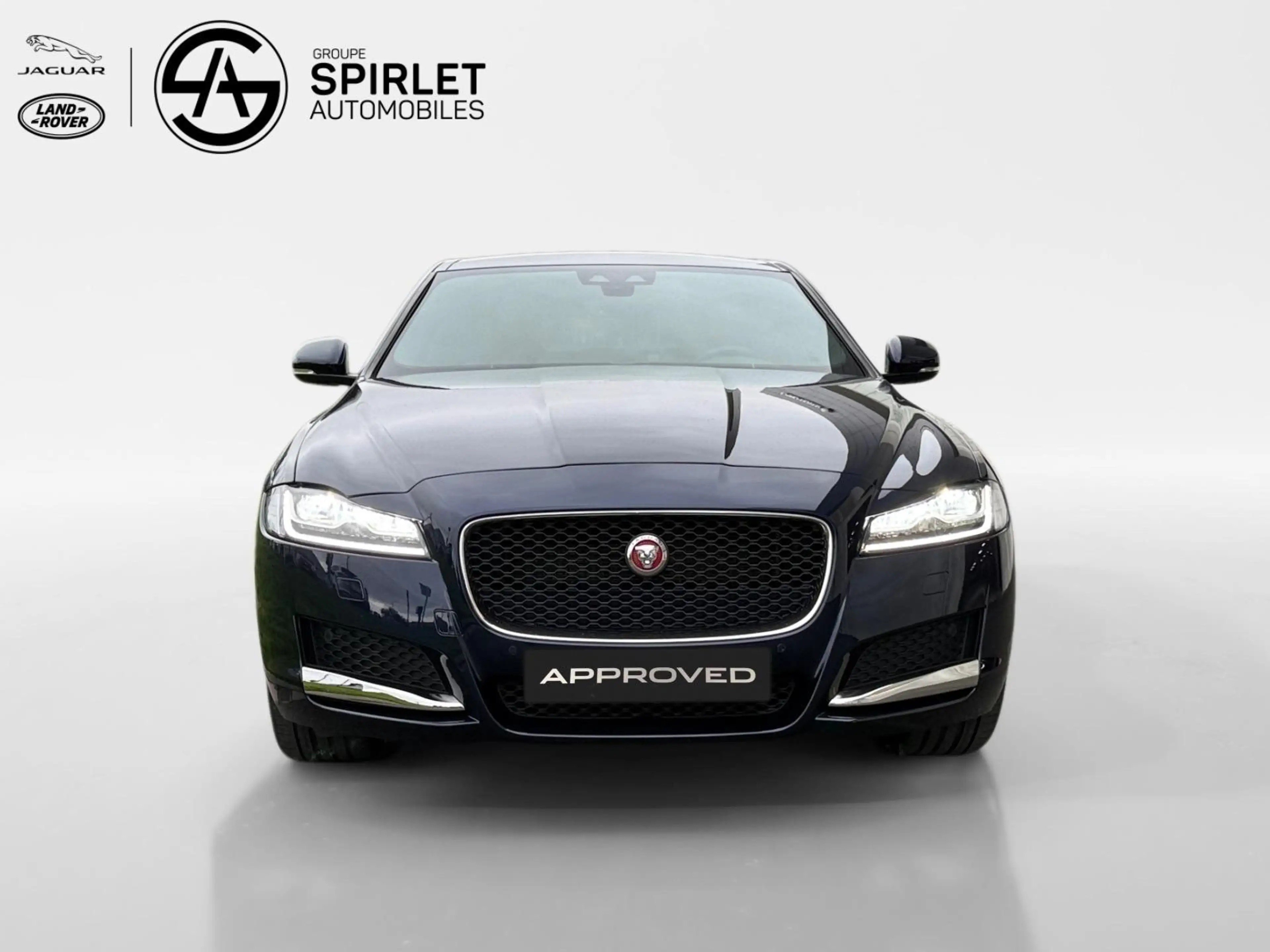 Jaguar XF Portfolio — photo 6