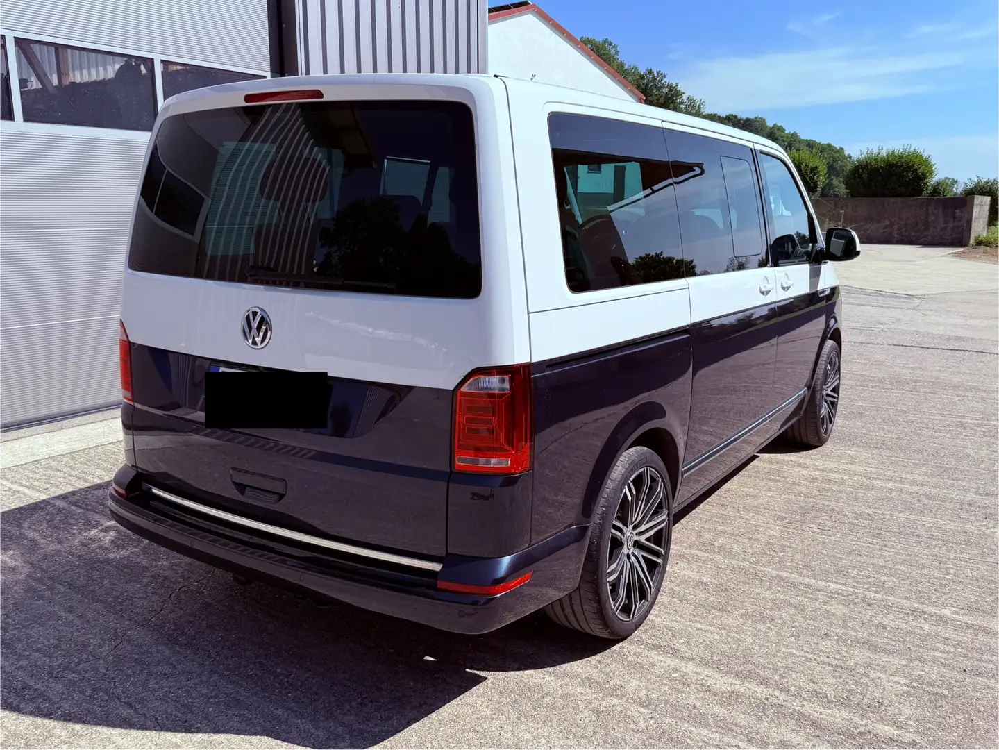 Volkswagen T6 Multivan DSG Kurz 4MOTION Highline - 2