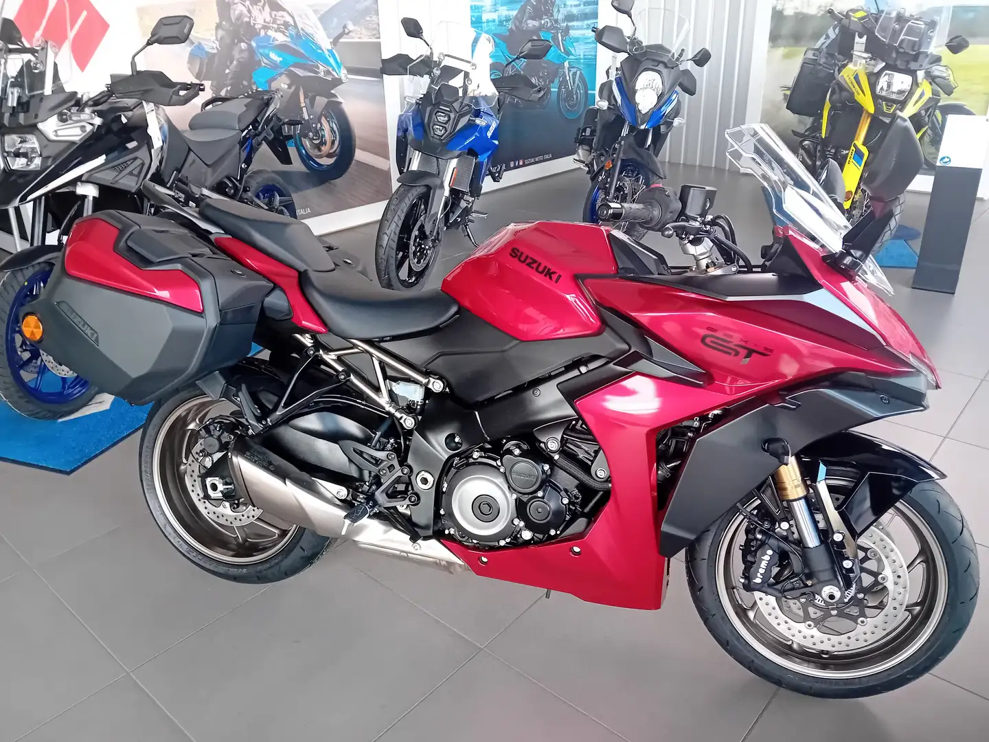 Suzuki GSX S 1000GT Rosso - 1