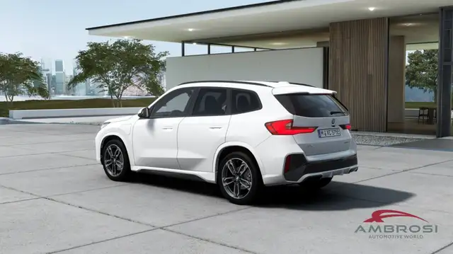 BMW X1 view 2