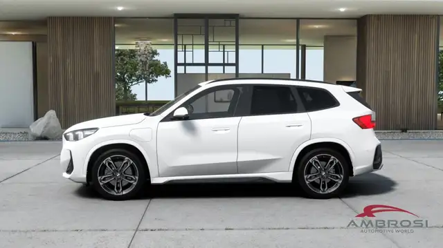 BMW X1 view 3