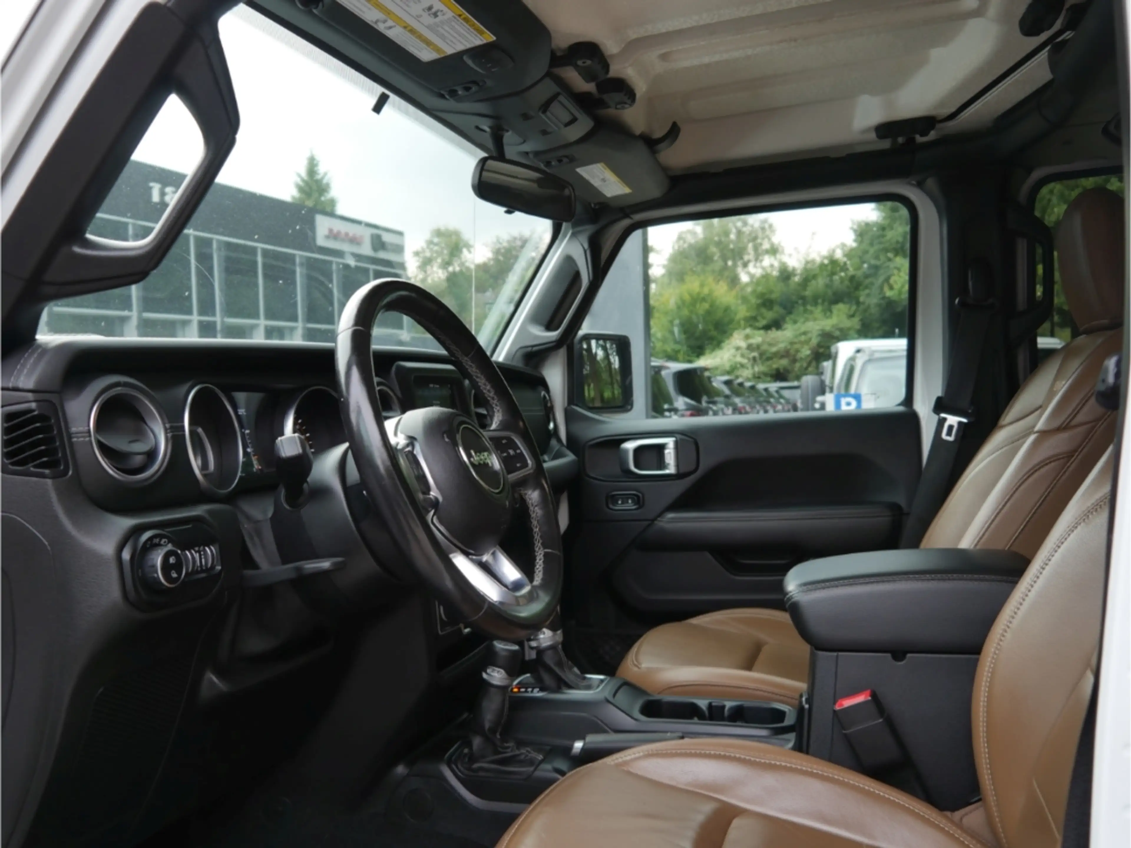 Jeep Gladiator Overland 3,6L V6 — photo 15