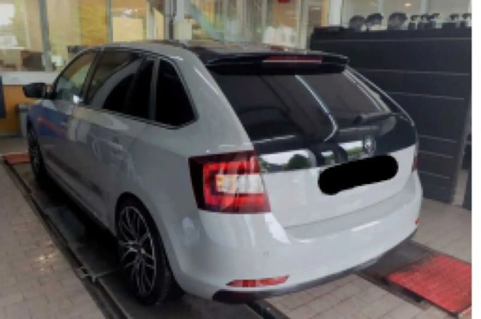 Skoda Rapid/Spaceback Ambition 1.0 TSI*PDC*MFL*SHZ* Grau - 2