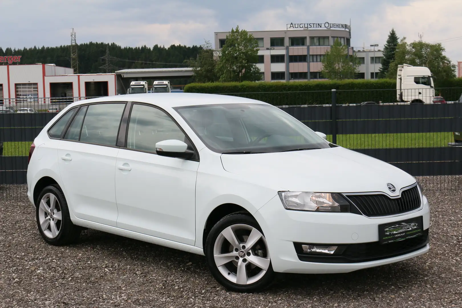 Skoda Rapid/Spaceback Cool Edition*Sitzheizung*Parksensor*Audiosystem Weiß - 1