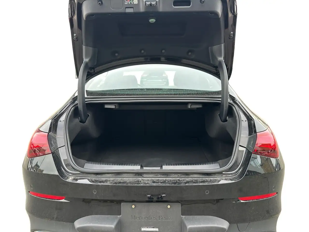 Mercedes-Benz CLA снимка Mercedes-Benz CLA