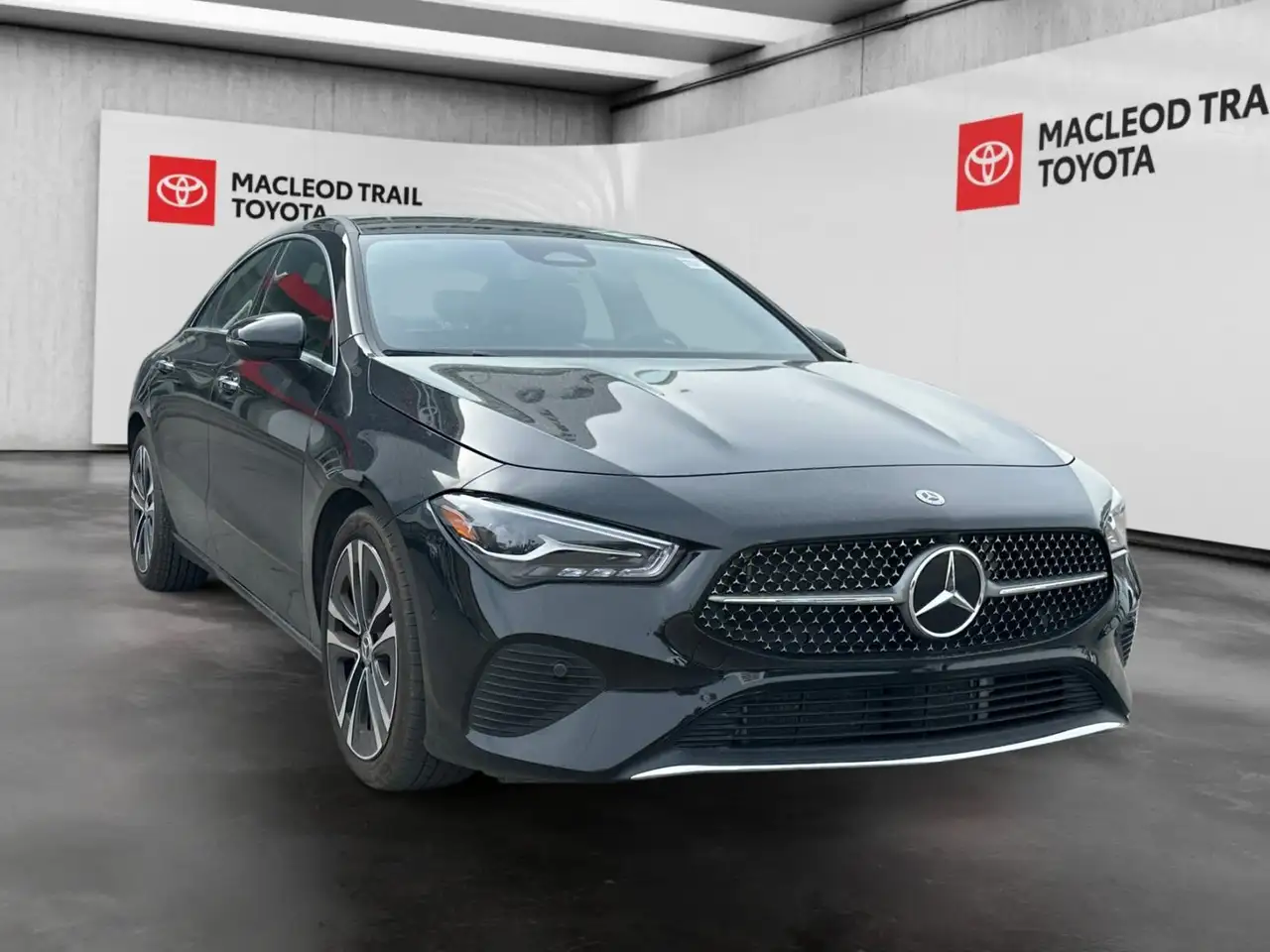 Mercedes-Benz CLA снимка Mercedes-Benz CLA