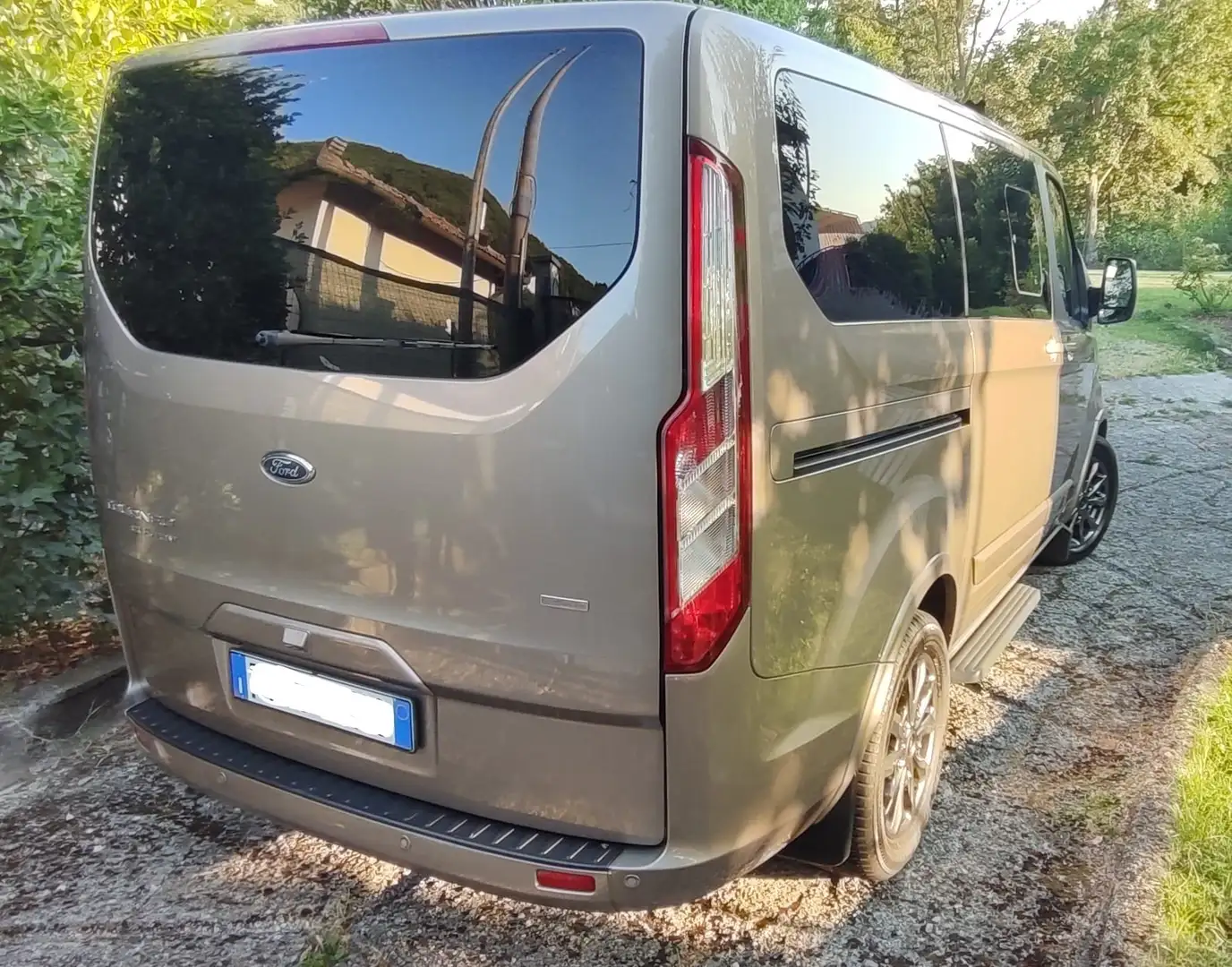 Ford Tourneo Custom Titanium 2.0 TD Ecoblue 170 CV Bronzo - 2