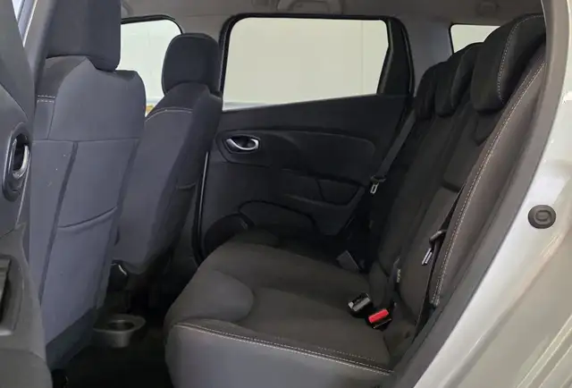 Renault Clio view 11