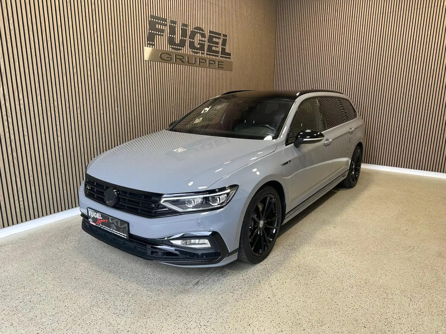 Volkswagen Passat Variant 2.0 TSI 4M R-Line Limited Edition Gris - 2