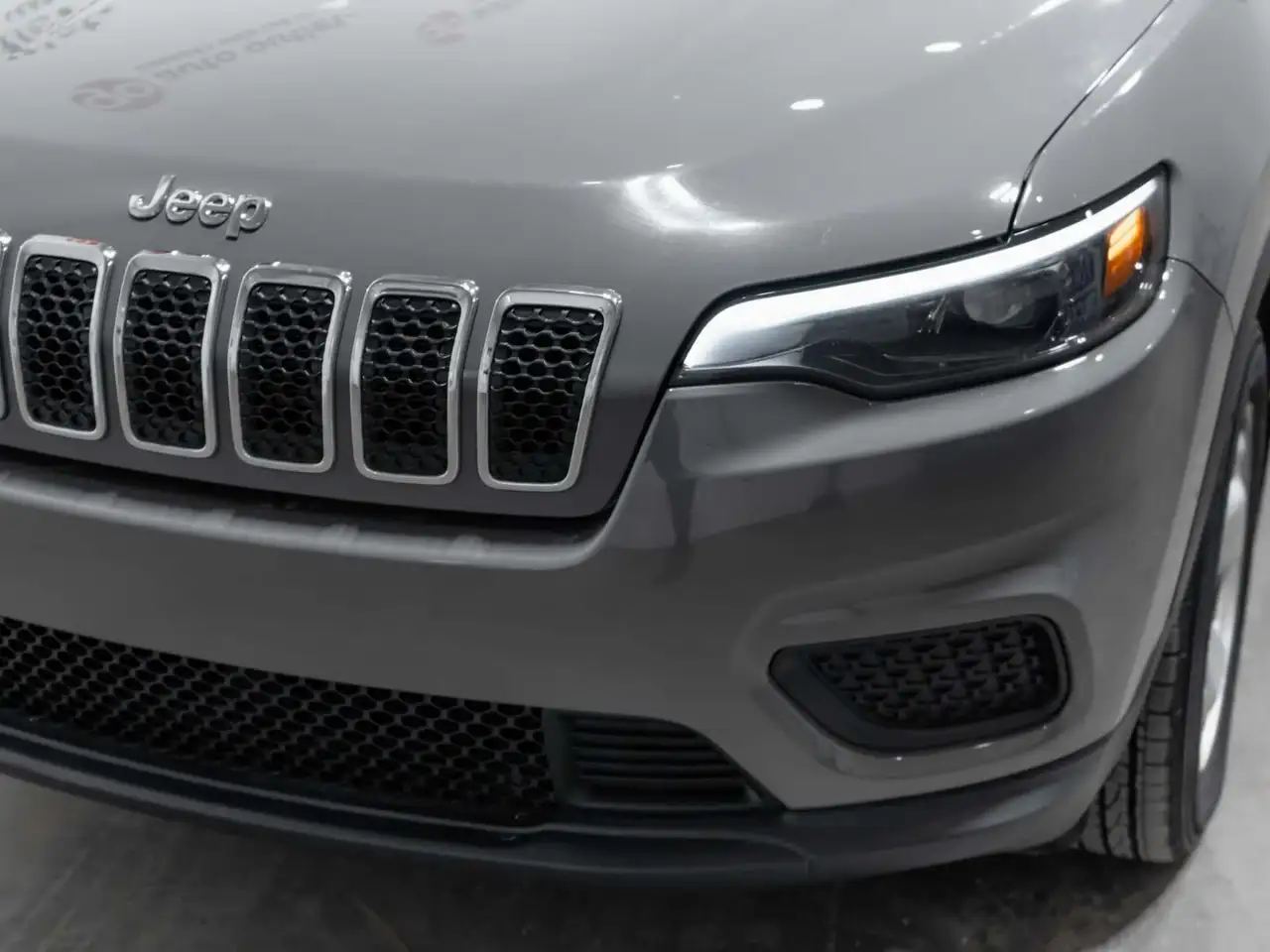 Jeep Cherokee снимка Jeep Cherokee